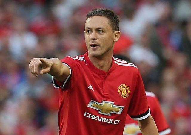 台上展示自 台上展示自